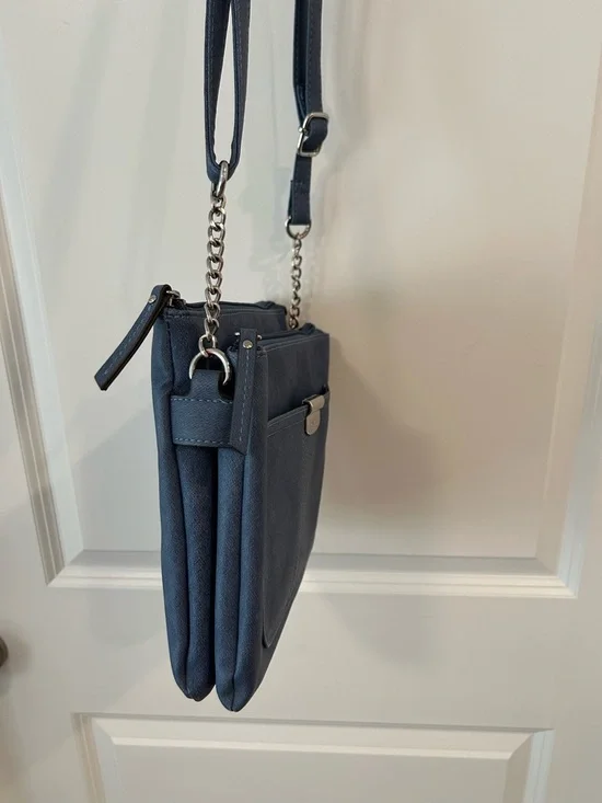 Women's Navy Crossbody Bag with Front Pocket and Chain Strap - Picture 4 of 16
